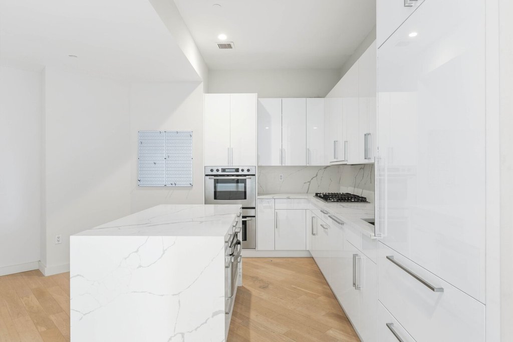 75 Wall Street, Unit 35C photo 3