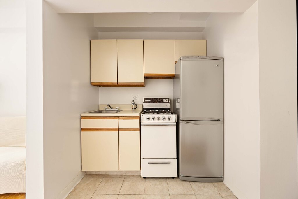 225 Central Park West, Unit 412 photo 4