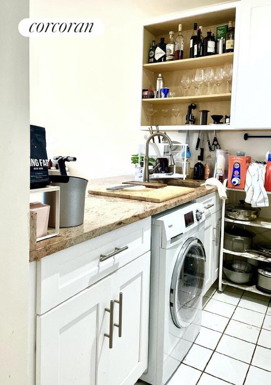 350 West 50th Street, Unit 24D photo 5