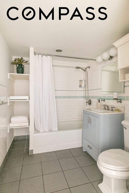 222 East 5th Street, Unit 2 photo 8