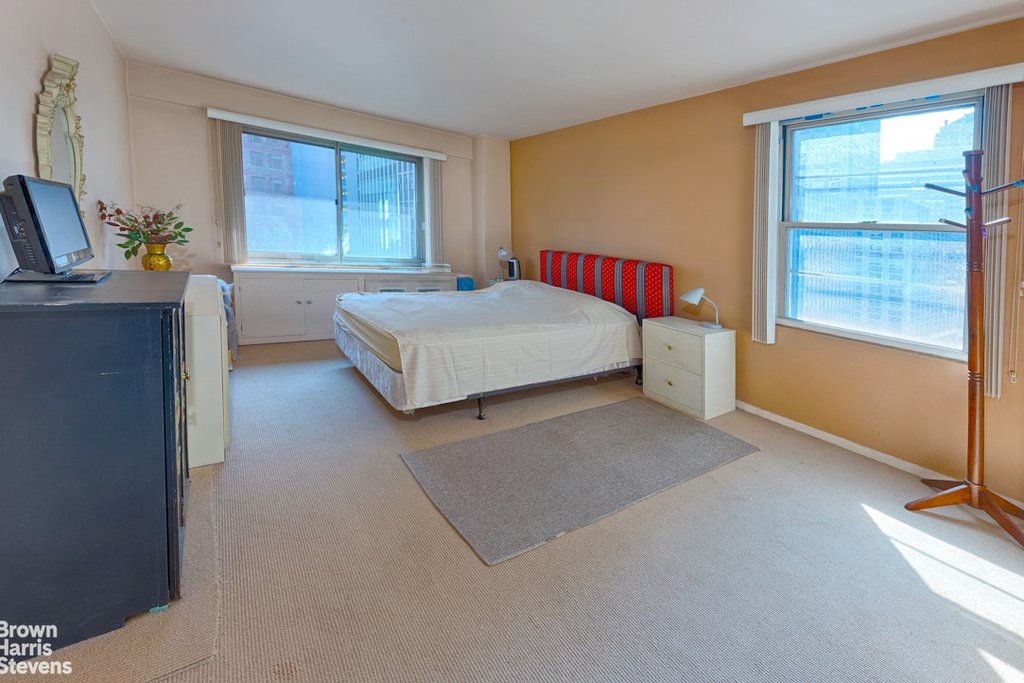 225 East 46th Street, Unit 10H photo 3
