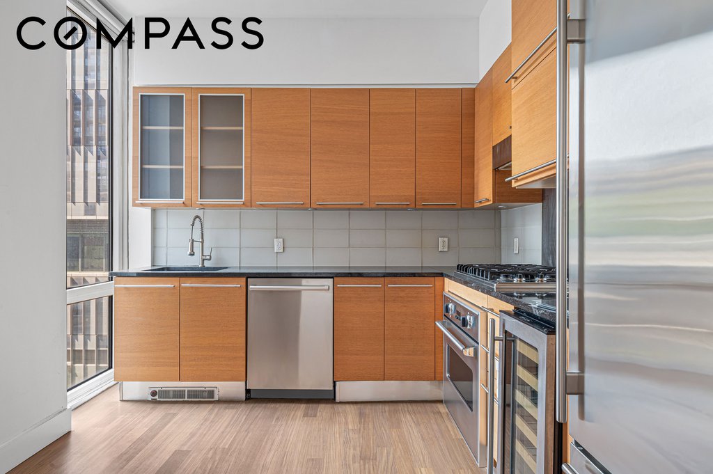 10 West End Avenue, Unit 8K photo 2
