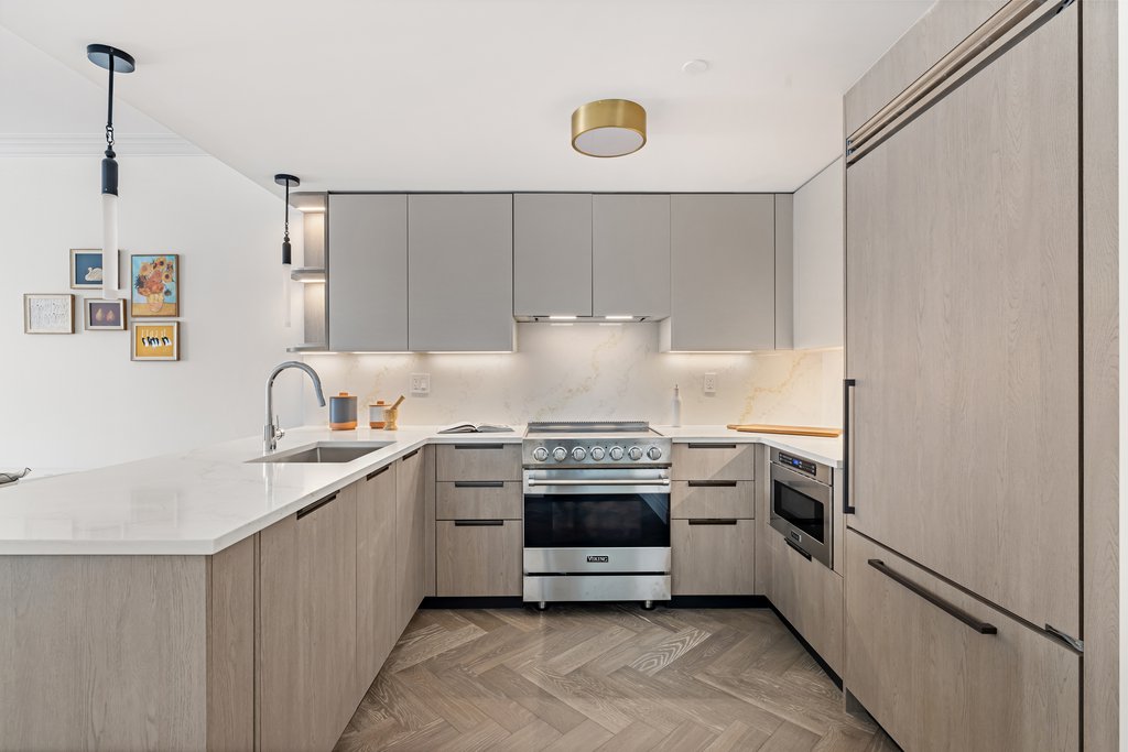 78-29 Austin Street, Unit 404