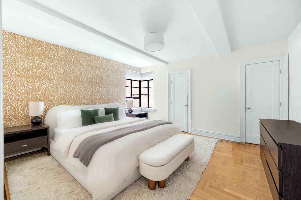 110 East 87th Street, Unit 6A photo 4