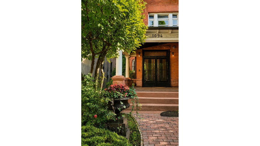 1094 Park Place – For Sale photo 4