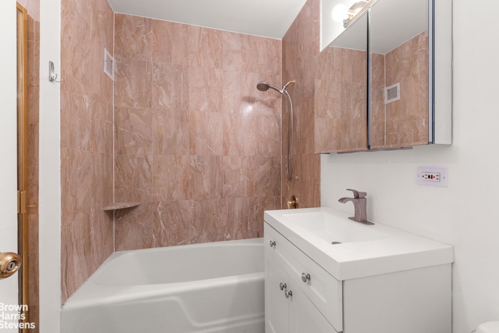 201 West 72nd Street, Unit 8K photo 6