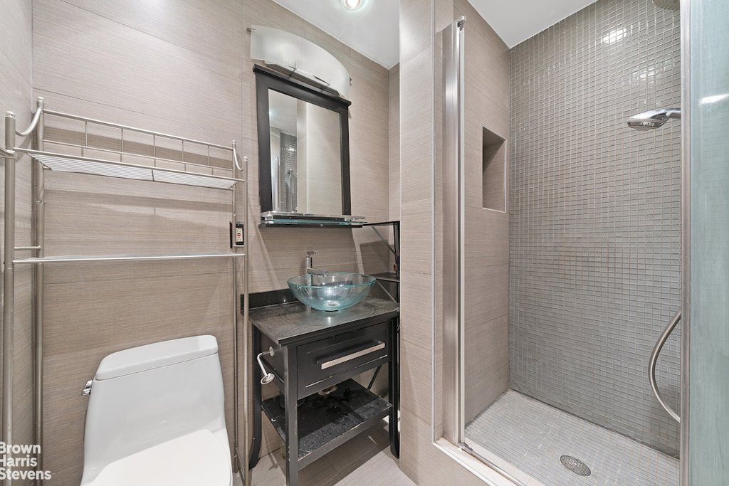 310 East 23rd Street, Unit 6B photo 4