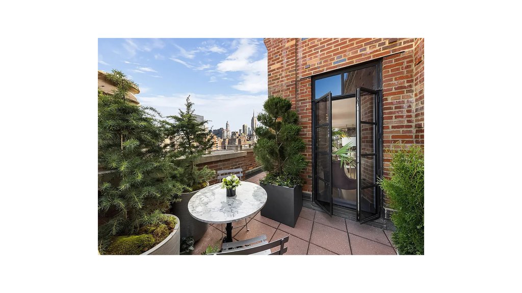 410 West 24th Street, Unit PHA photo 3
