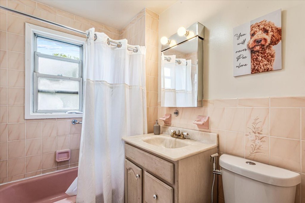 68-37 Nansen Street – For Sale photo 25