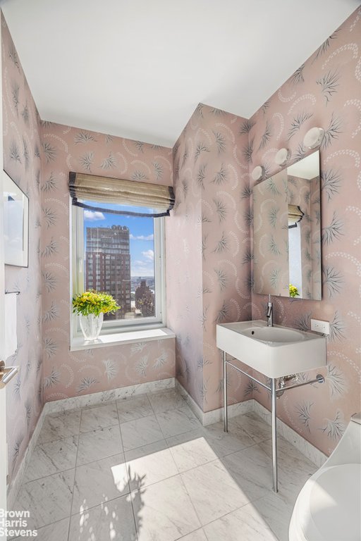 310 East 53rd Street, Unit 25A photo 6