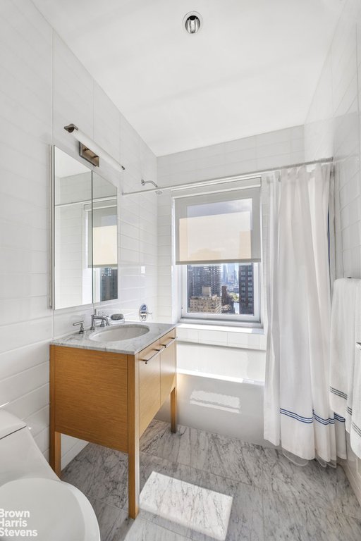 310 East 53rd Street, Unit 25A photo 11