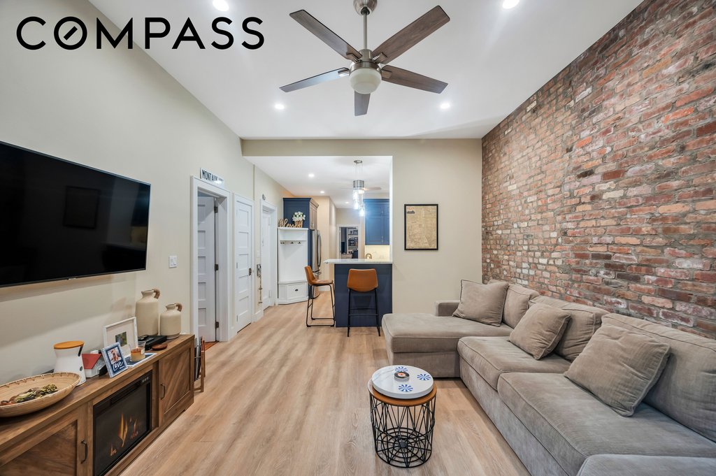 240 East 30th Street, Unit 2D photo 2
