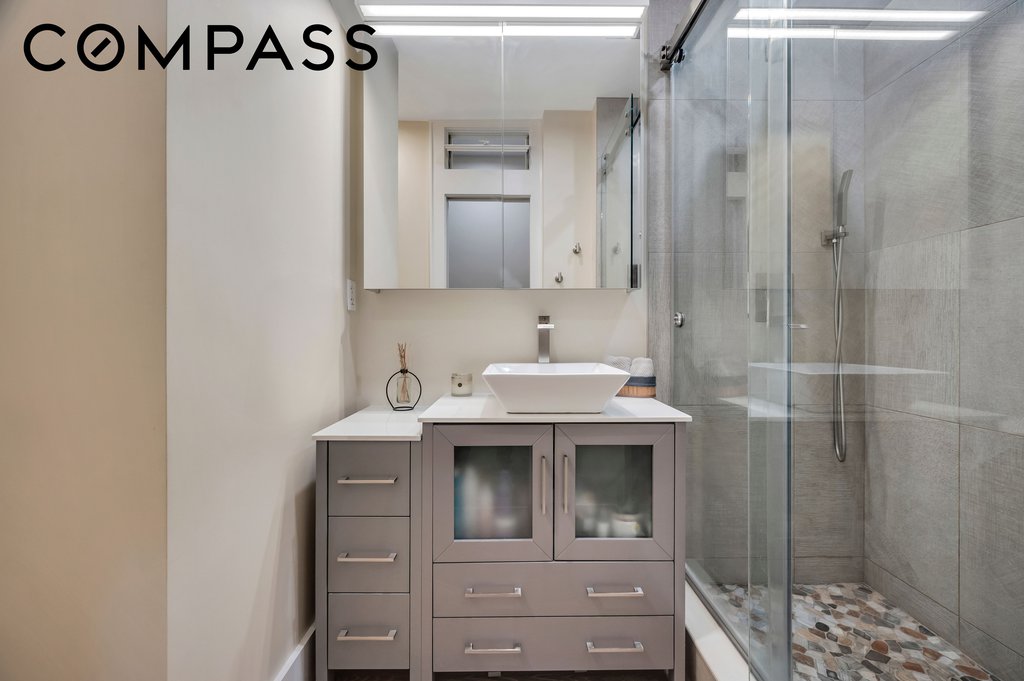 240 East 30th Street, Unit 2D photo 7
