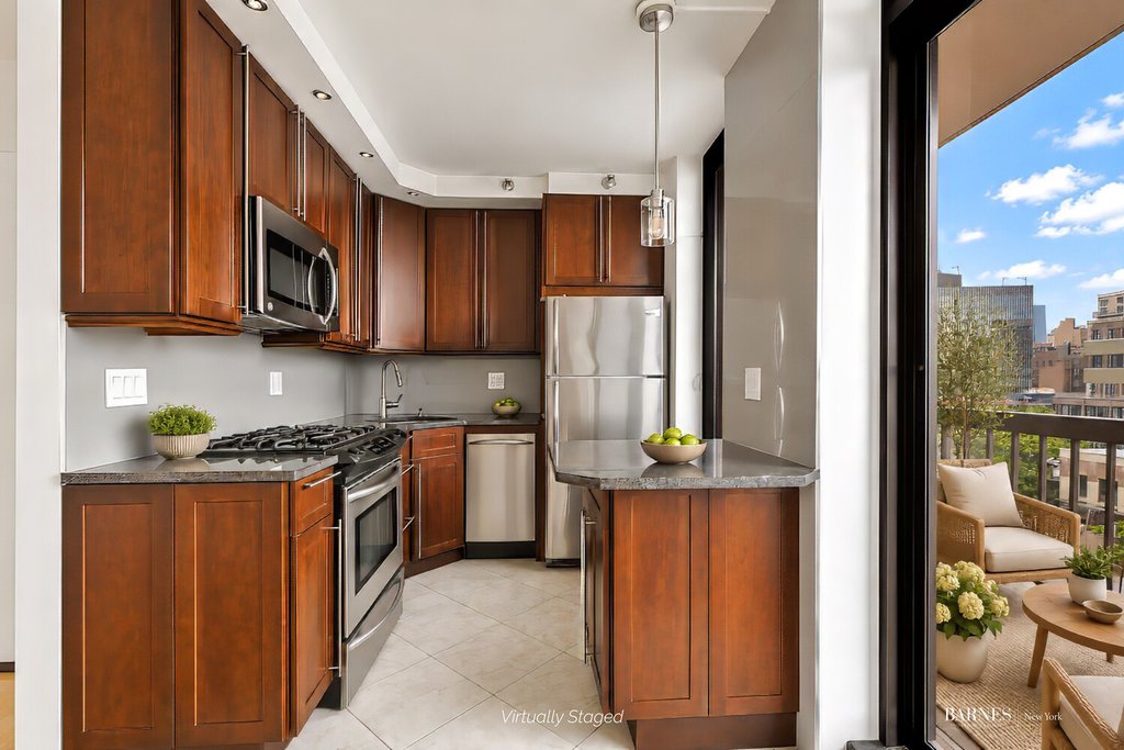 24 East 7th Street, Unit 11B photo 2