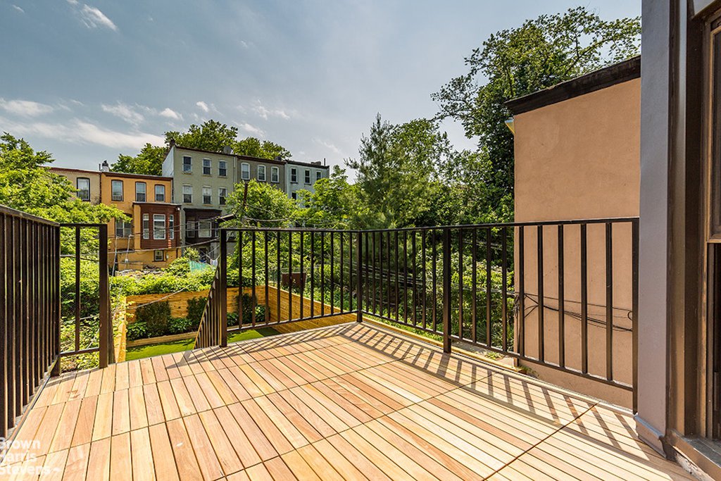 970 Park Place – For Sale photo 5
