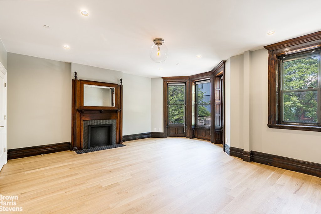 970 Park Place – For Sale photo 9