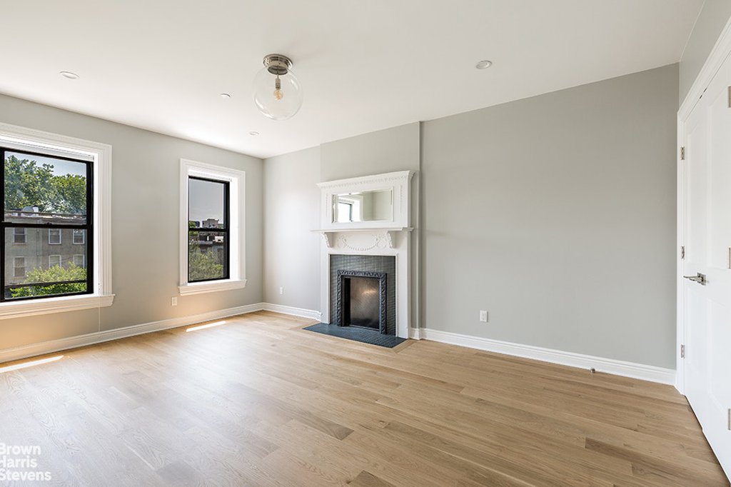 970 Park Place – For Sale photo 11