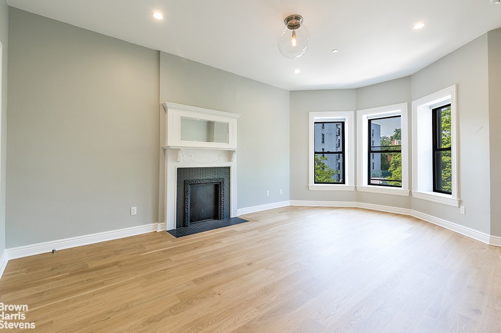 970 Park Place – For Sale photo 12