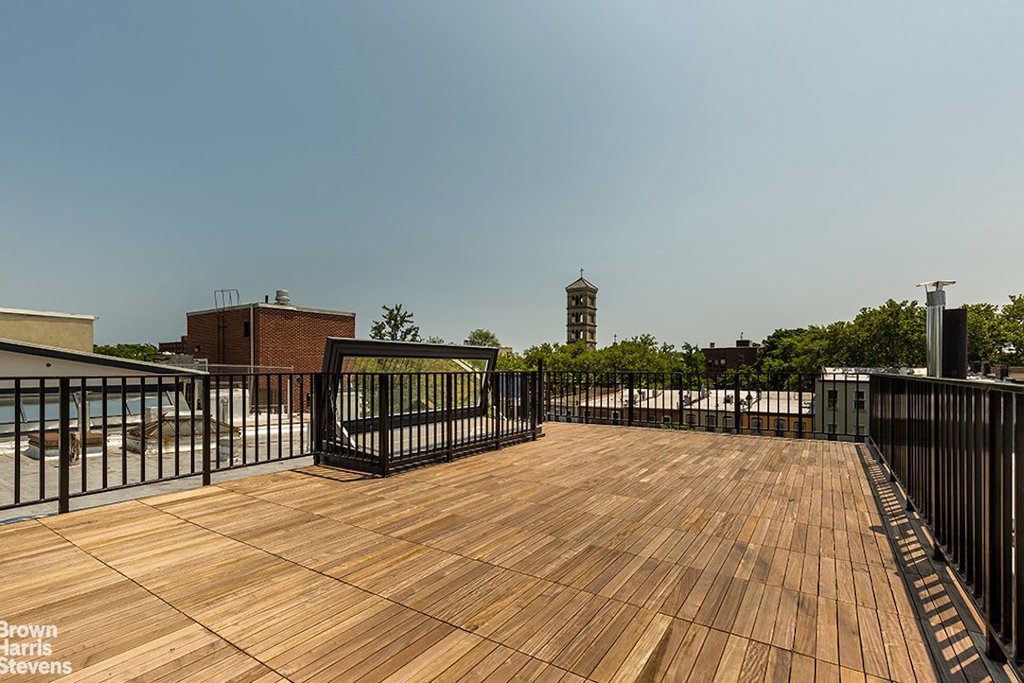 970 Park Place – For Sale photo 14
