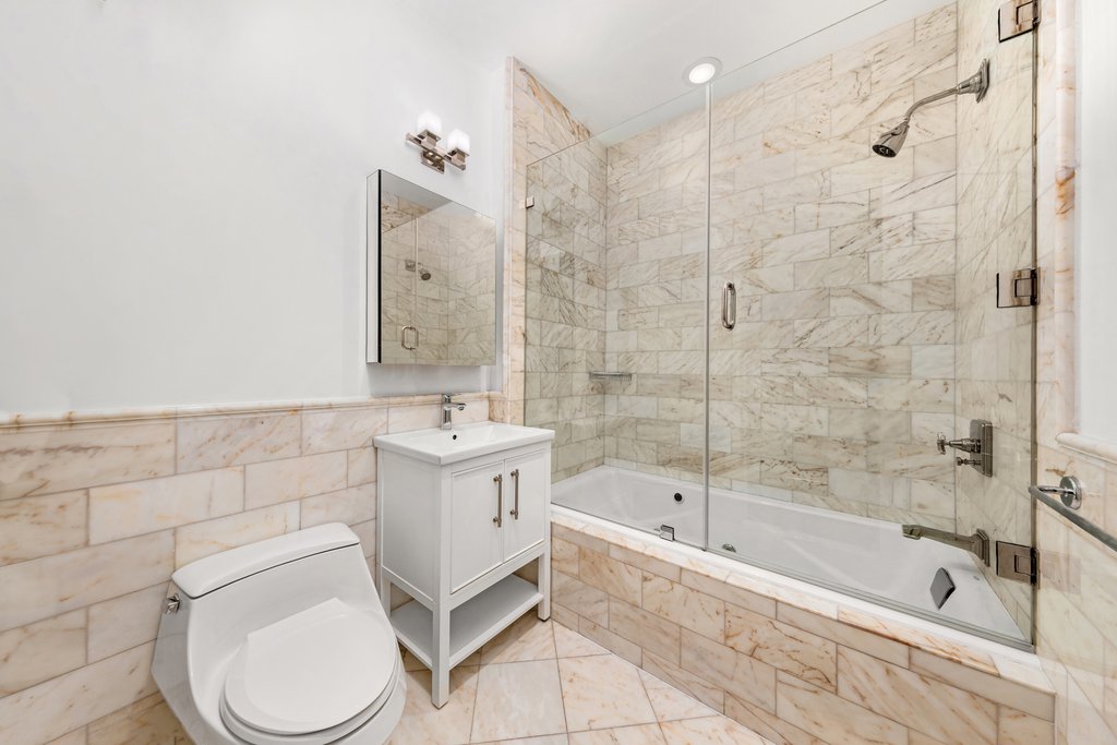 12 East 62nd Street, Unit 4 photo 6