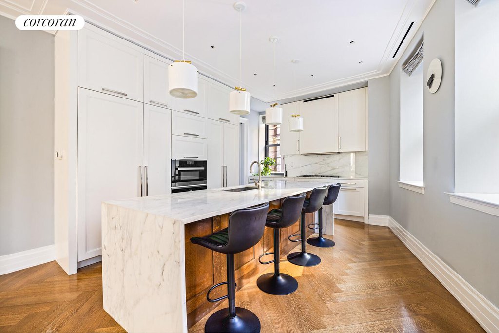 235 West 75th Street, Unit 312 photo 3