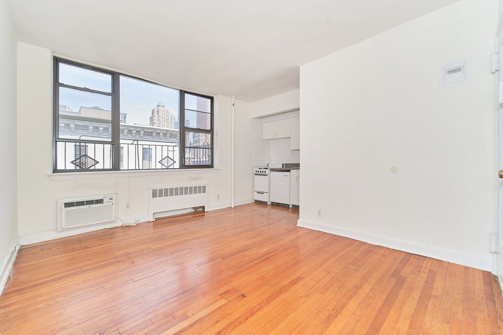 400 West 45th Street, Unit 5B photo 4