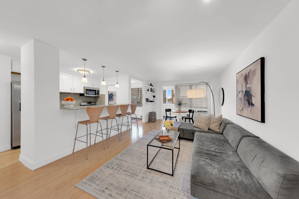 303 West 66th Street, Unit 10DE