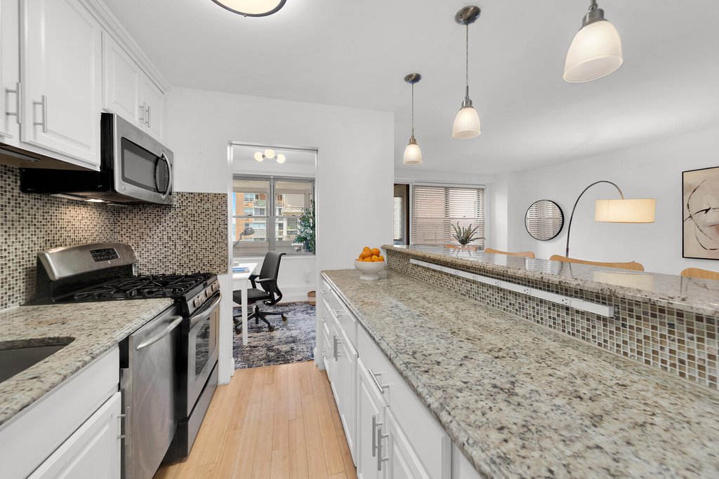 303 West 66th Street, Unit 10DE photo 3