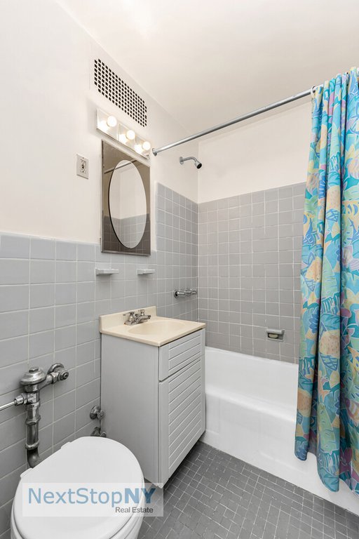 337 East 50th Street, Unit 3C photo 4