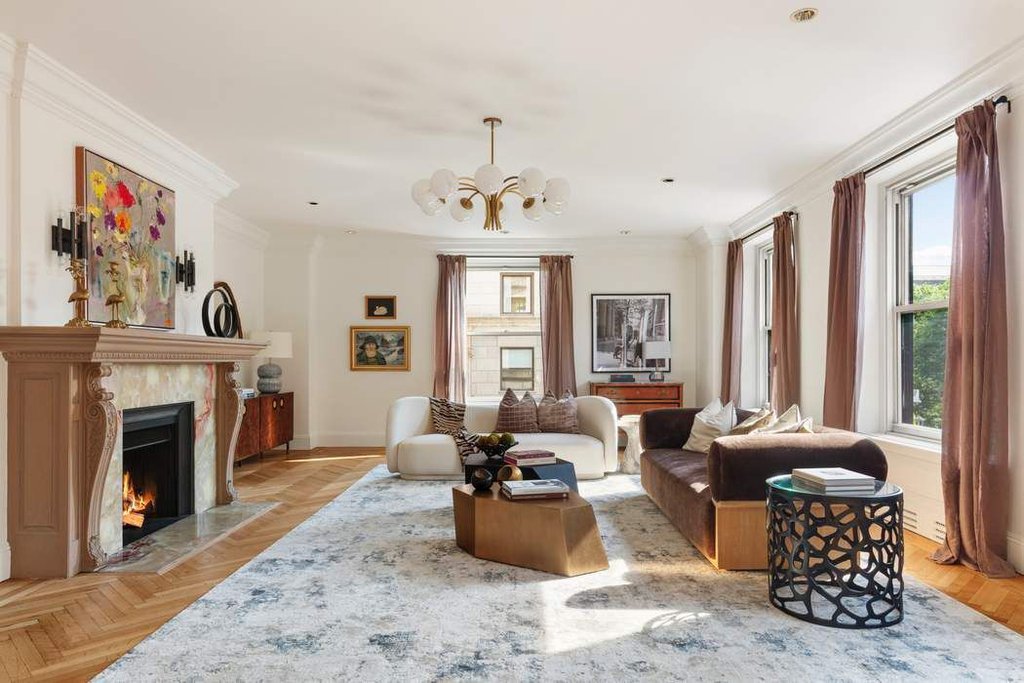 1040 Fifth Avenue, Unit 3A photo 2