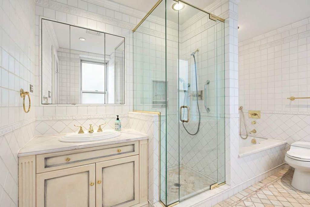 1040 Fifth Avenue, Unit 3A photo 16