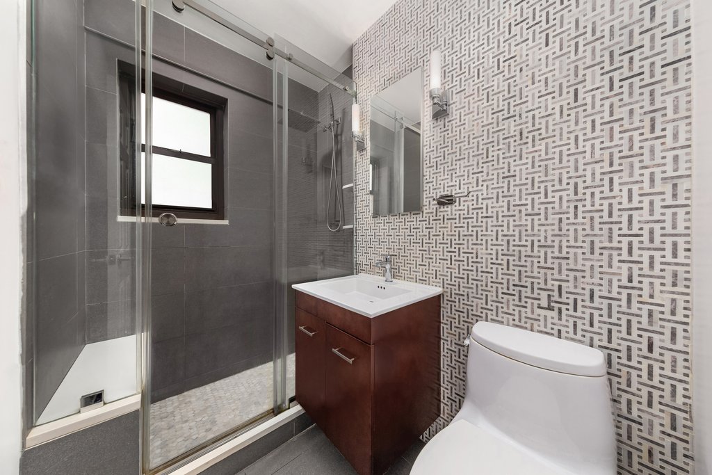 200 East 36th Street, Unit 1H photo 3