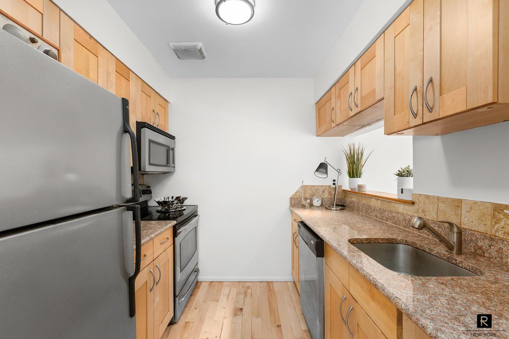 152 Tier Street, Unit 106=B photo 5