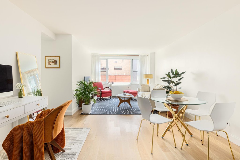444 East 75th Street, Unit 8F photo 2