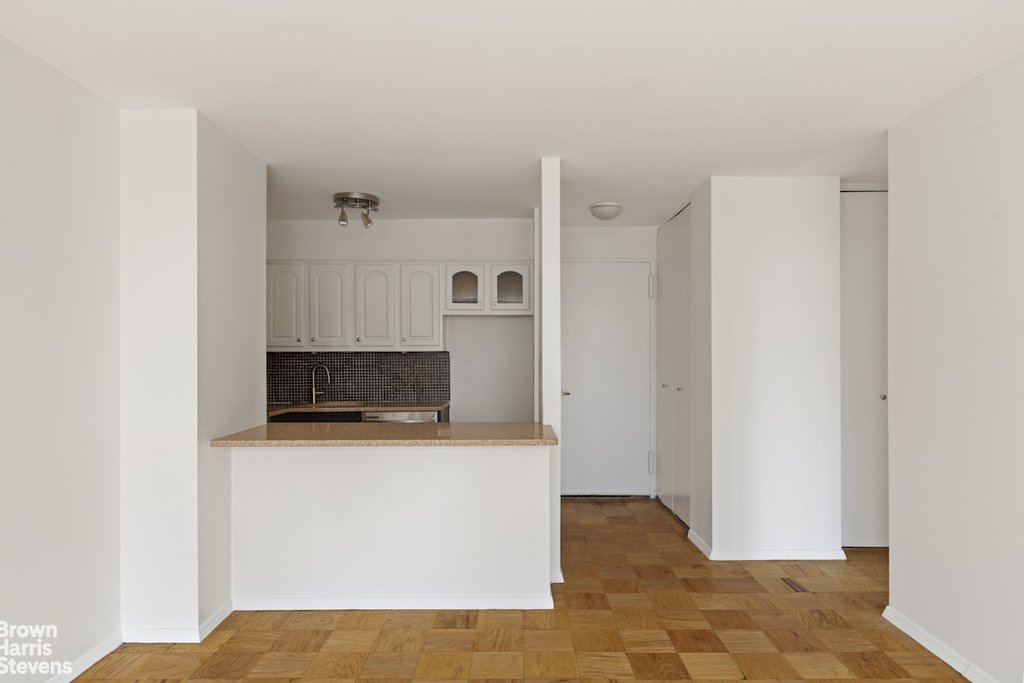 340 East 93rd Street, Unit 22J photo 2