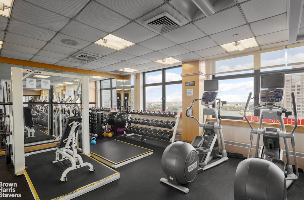 340 East 93rd Street, Unit 22J photo 8