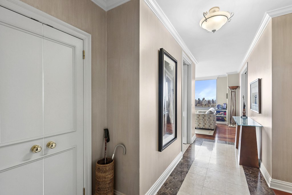 111 West 67th Street, Unit 41E photo 8