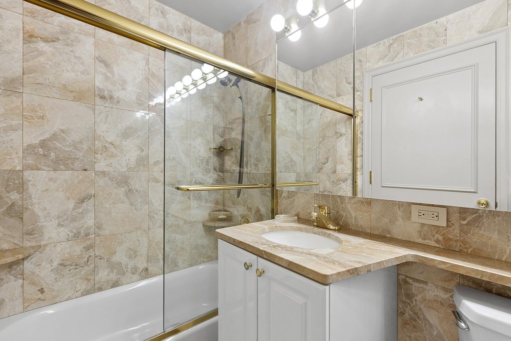 111 West 67th Street, Unit 41E photo 15