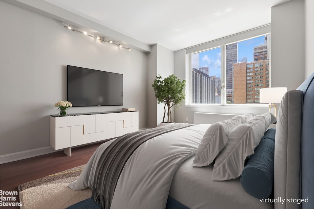 100 Riverside Boulevard, Unit 5B photo 3