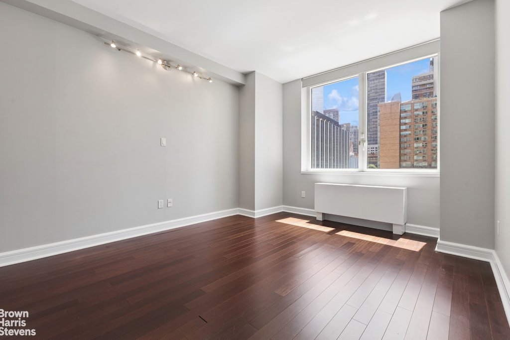 100 Riverside Boulevard, Unit 5B photo 4