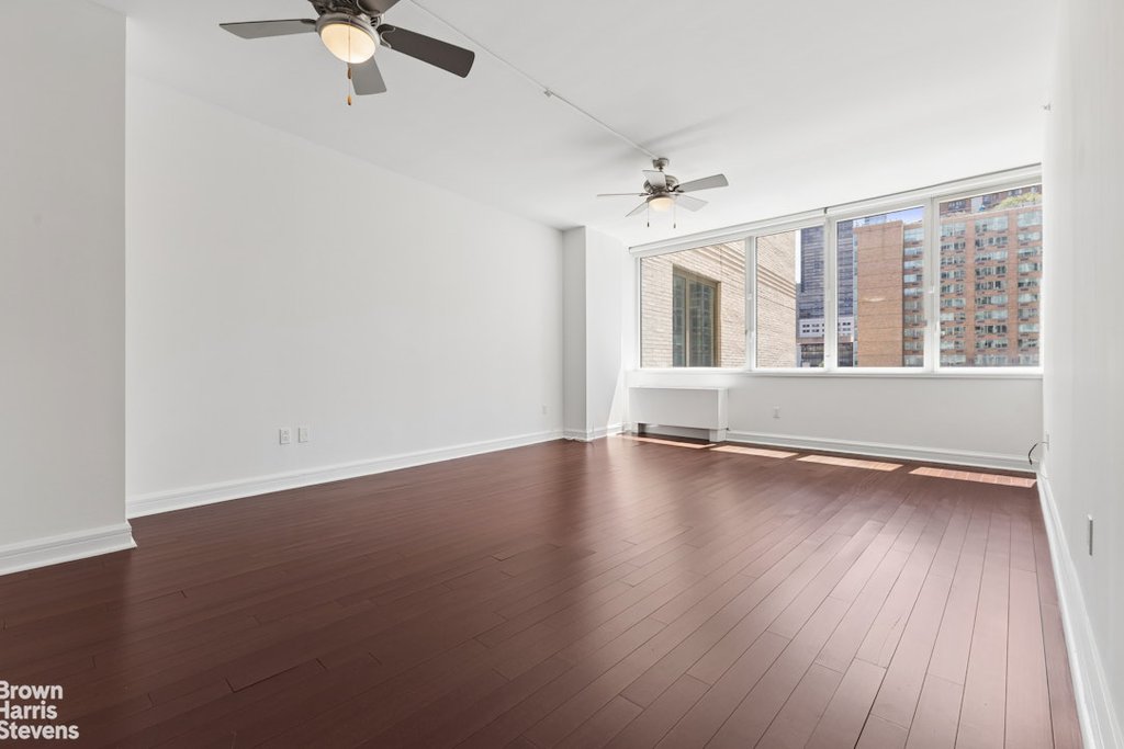 100 Riverside Boulevard, Unit 5B photo 8