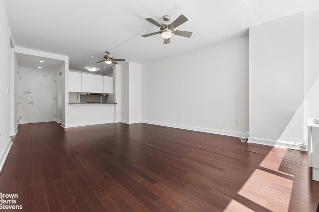 100 Riverside Boulevard, Unit 5B photo 9