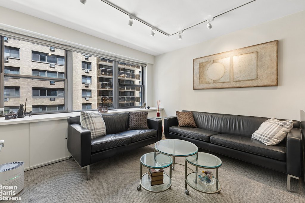10 West 15th Street, Unit 609 photo 3