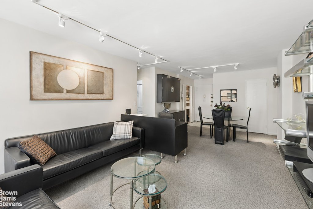 10 West 15th Street, Unit 609 photo 4