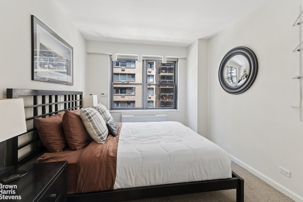 10 West 15th Street, Unit 609 photo 5