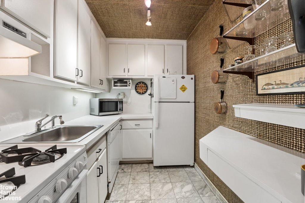 10 West 15th Street, Unit 609 photo 6