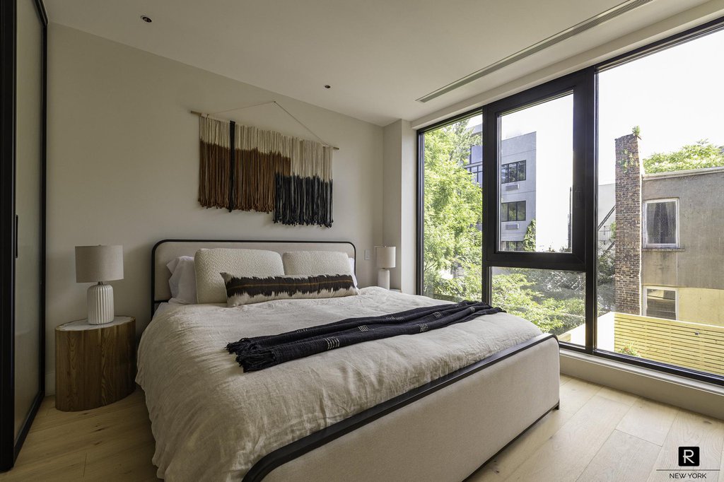 100 Scholes Street, Unit 2B photo 3