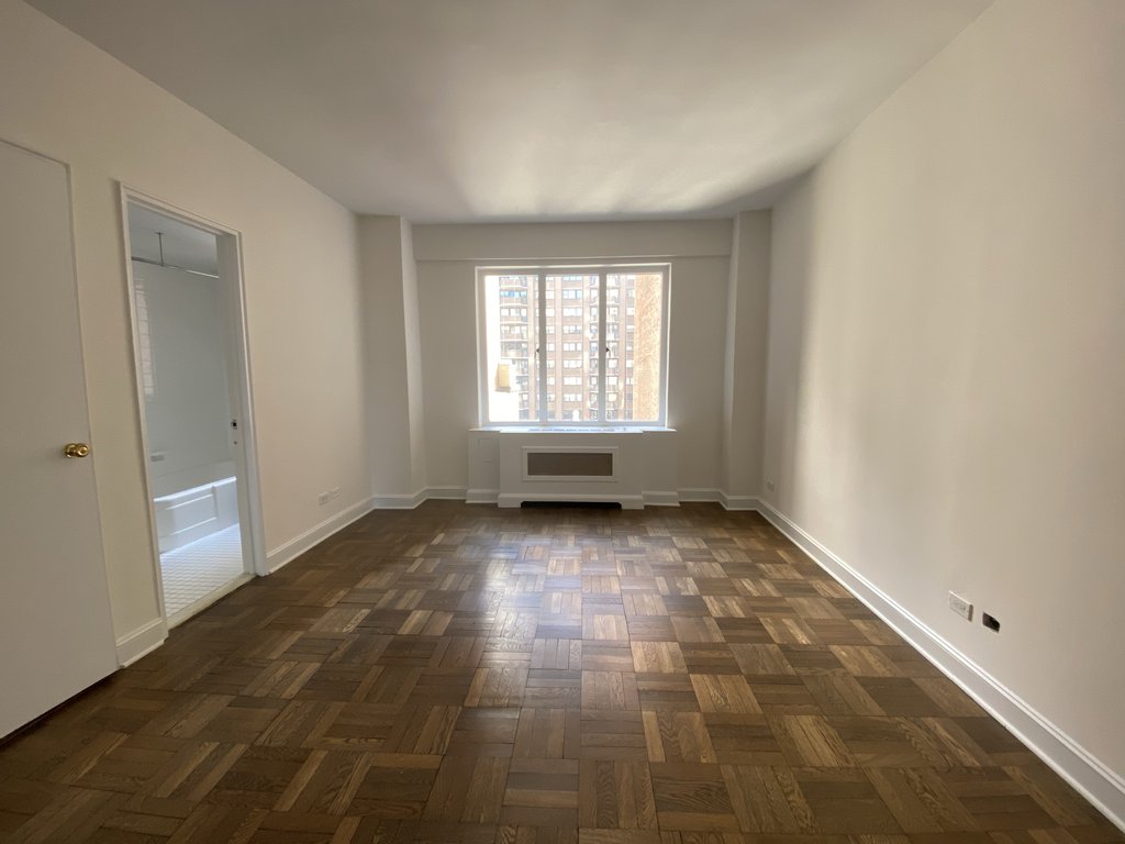 40 Central Park South, Unit 16D photo 5