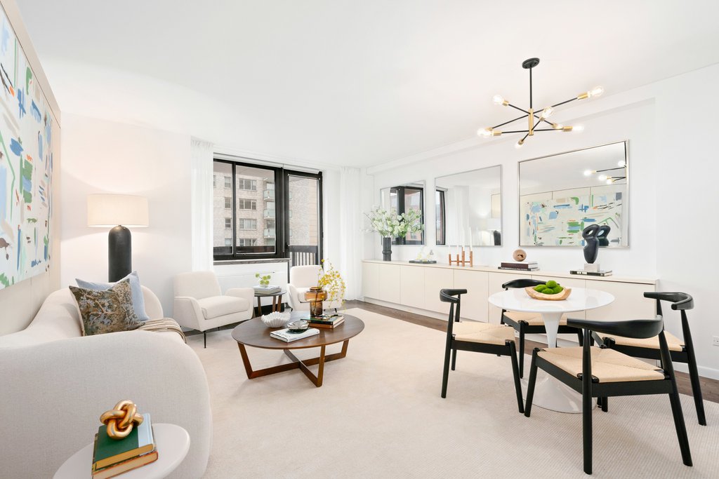 250 East 40th Street, Unit 22F