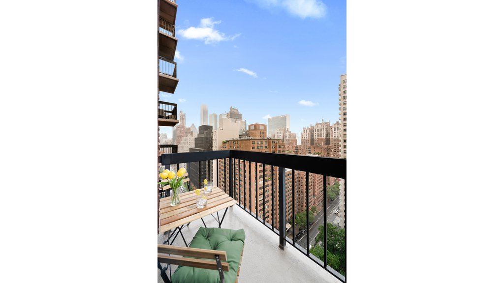 250 East 40th Street, Unit 22F photo 3